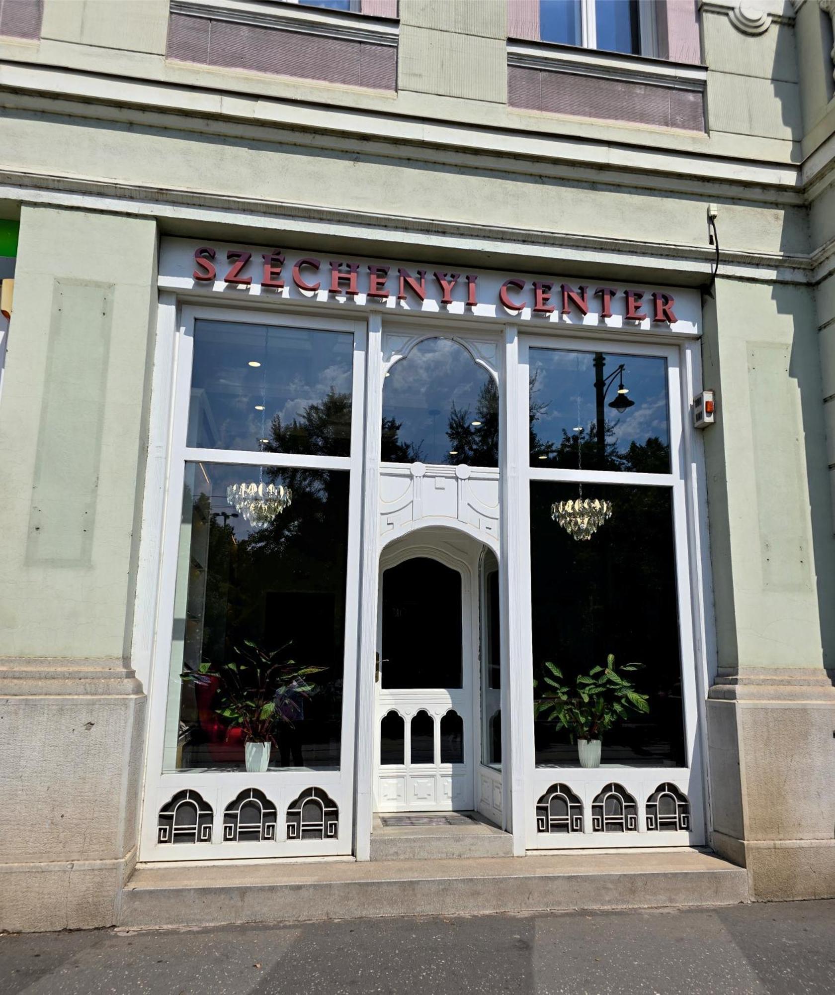 Szechenyi Center Aparthotel Сегед Екстериор снимка