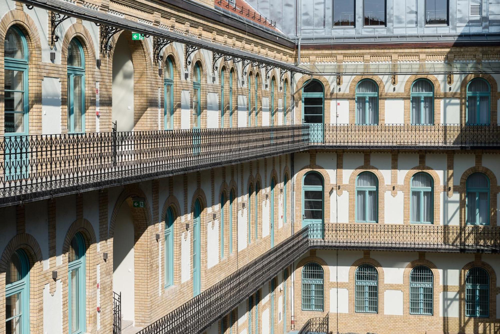 Szechenyi Center Aparthotel Сегед Екстериор снимка